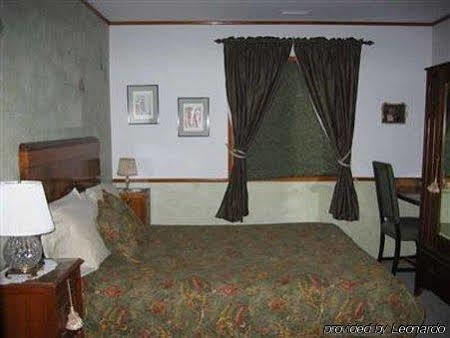Inn At Clifftop Lane Bed And Breakfast Whistler Exterior foto